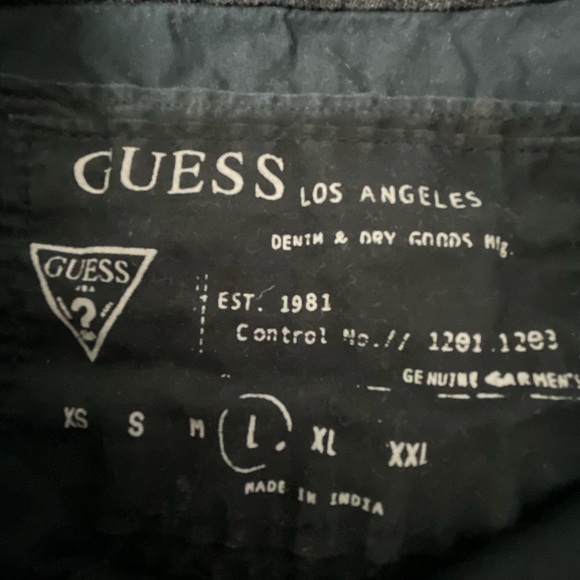Guess men’s button down shirt size Large (Q1) - Picture 7 of 7